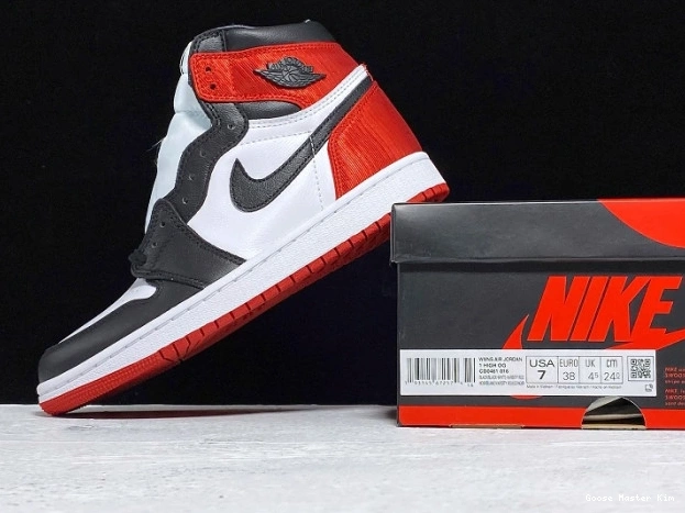 Jordan CD0461-016 Retro Toe Black Air 1 Satin High 0619